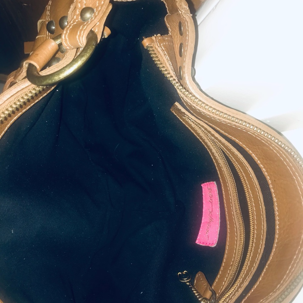 Handbags - Picture 4 of 4